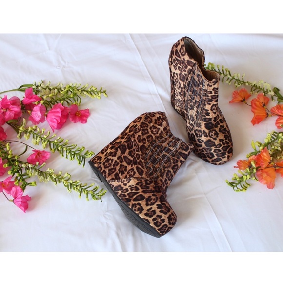 Qupid Shoes - 🔥🐾 super cute and trendy animal print booties